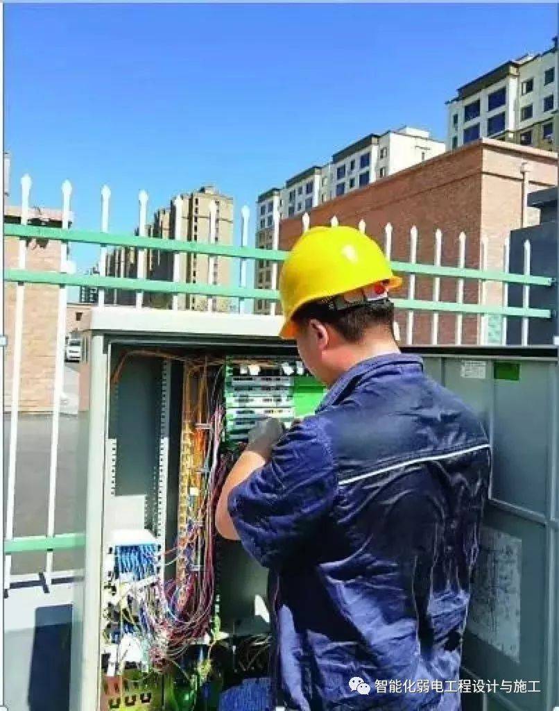 我的父亲是弱电工程师 建筑智能化工程幕后的守护者